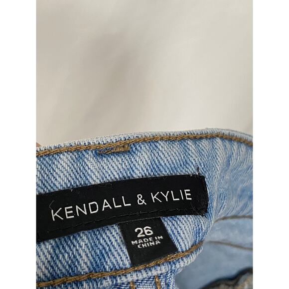 Kendall & Kylie Blue Denim Light Wash Shorts Cuffed Size 26 - Picture 3 of 8